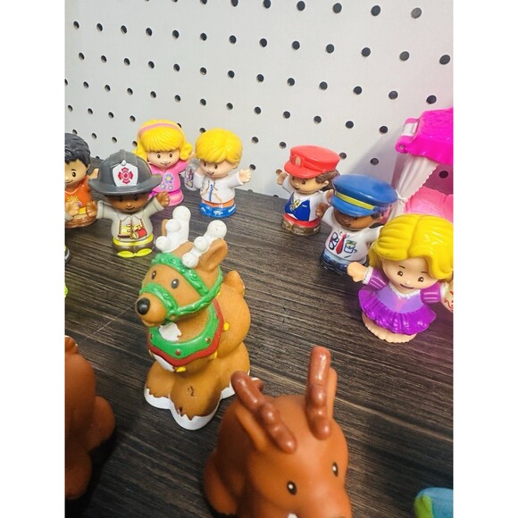 FISHER PRICE LITTLE PEOPLE LOT ( 31 ) PRINCESS,TOY STORY, PROFESSIONS & PARTS - Picture 13 of 14